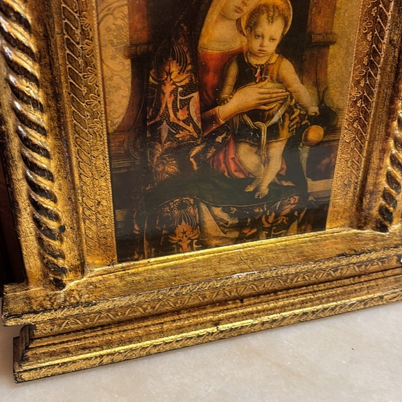 Antique ornate gold frame print of the Madonna and child - Picture 5 of 12